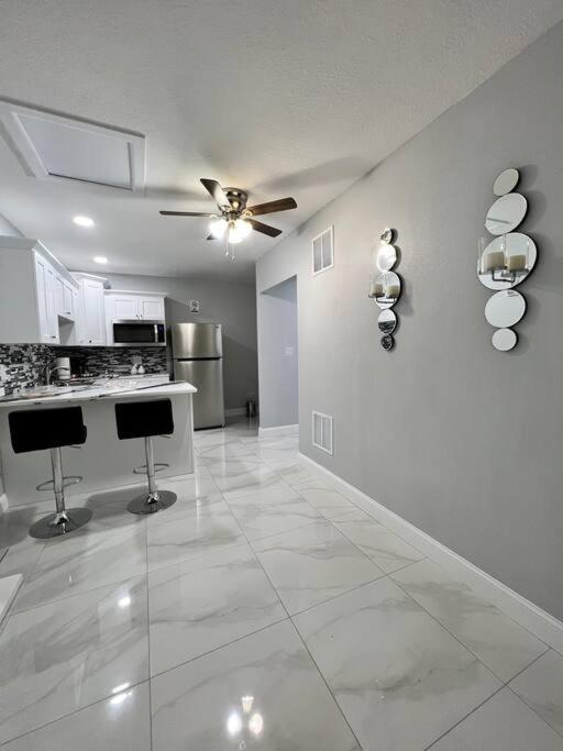 Grey Novo Studio + Free-Parking&Wifi Tampa Luaran gambar